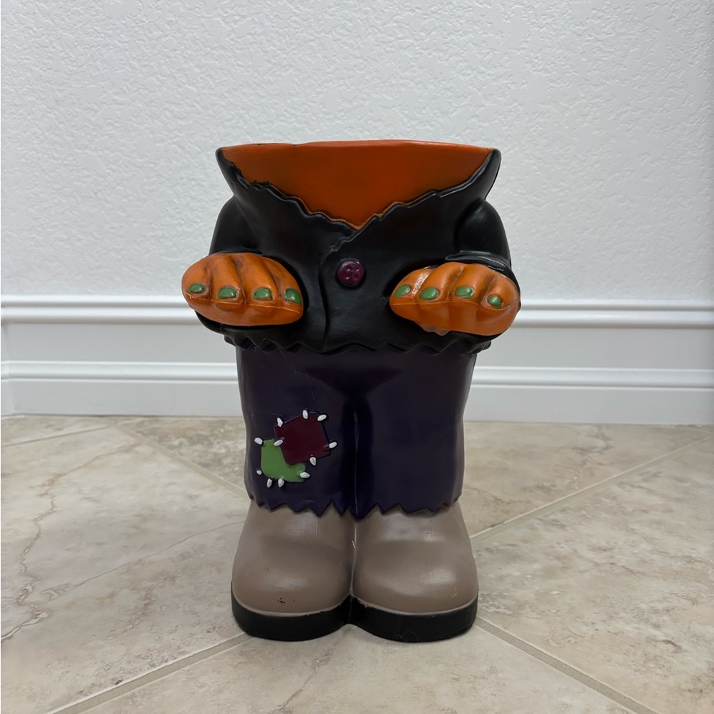 Halloween Monster Pumpkin Stand